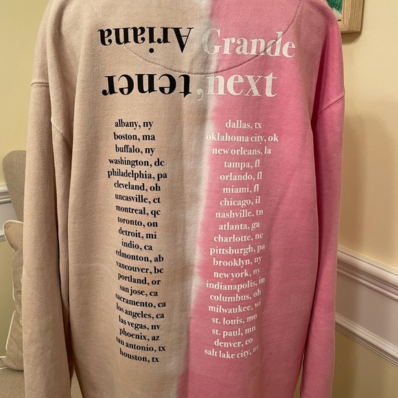 Ariana Grande SWT crewneck RARE - Picture 2 of 4